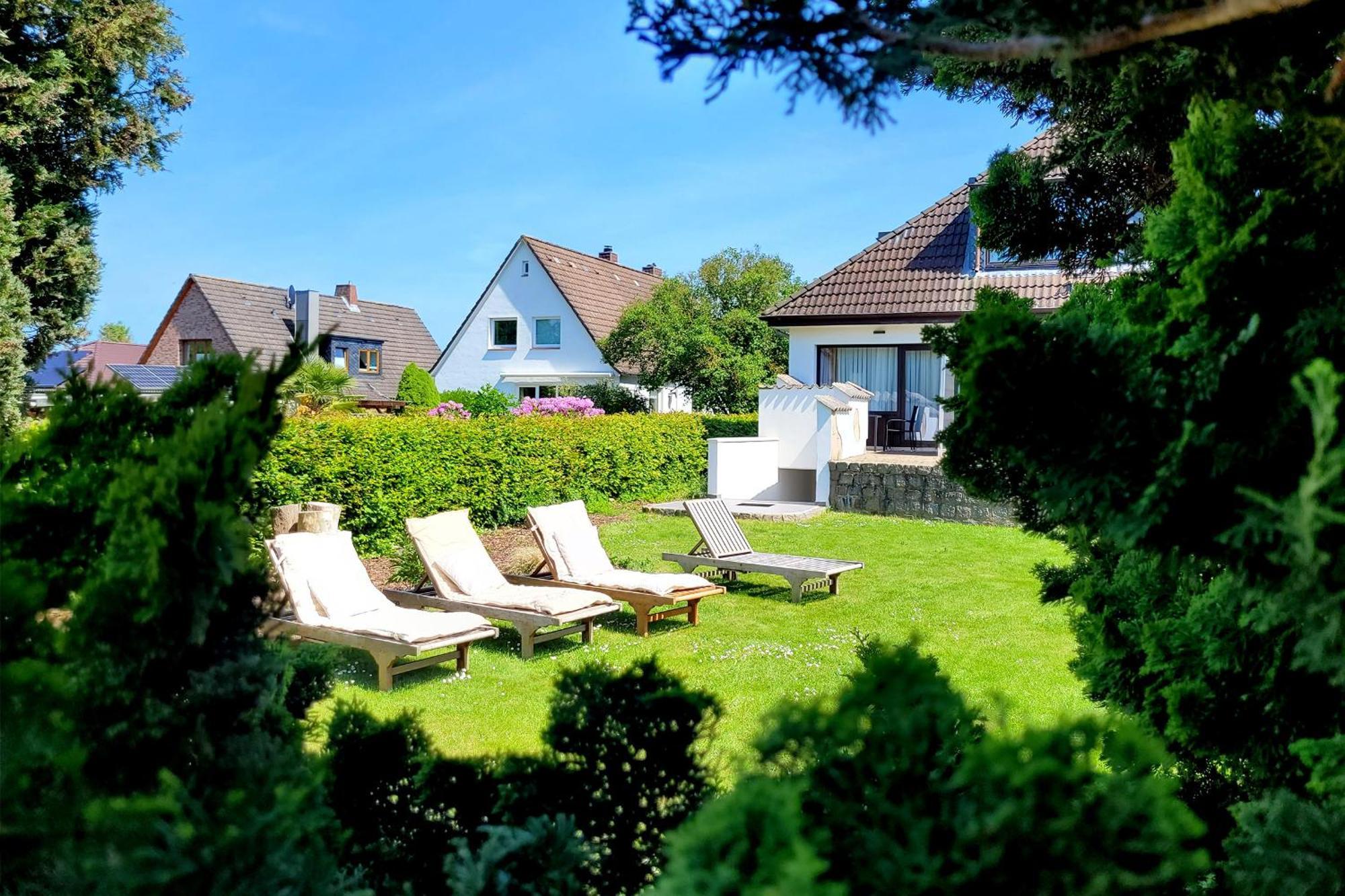 Nur 7 Gehminuten Zum Strand, Sehr Hochwertige Ferienwohnung Mit Terrasse In Ruhiger Lage, Inklusive Parkplatz Und Fahrradunterstellplatz Laesst Keine Wuensche Offen Scharbeutz Eksteriør bilde