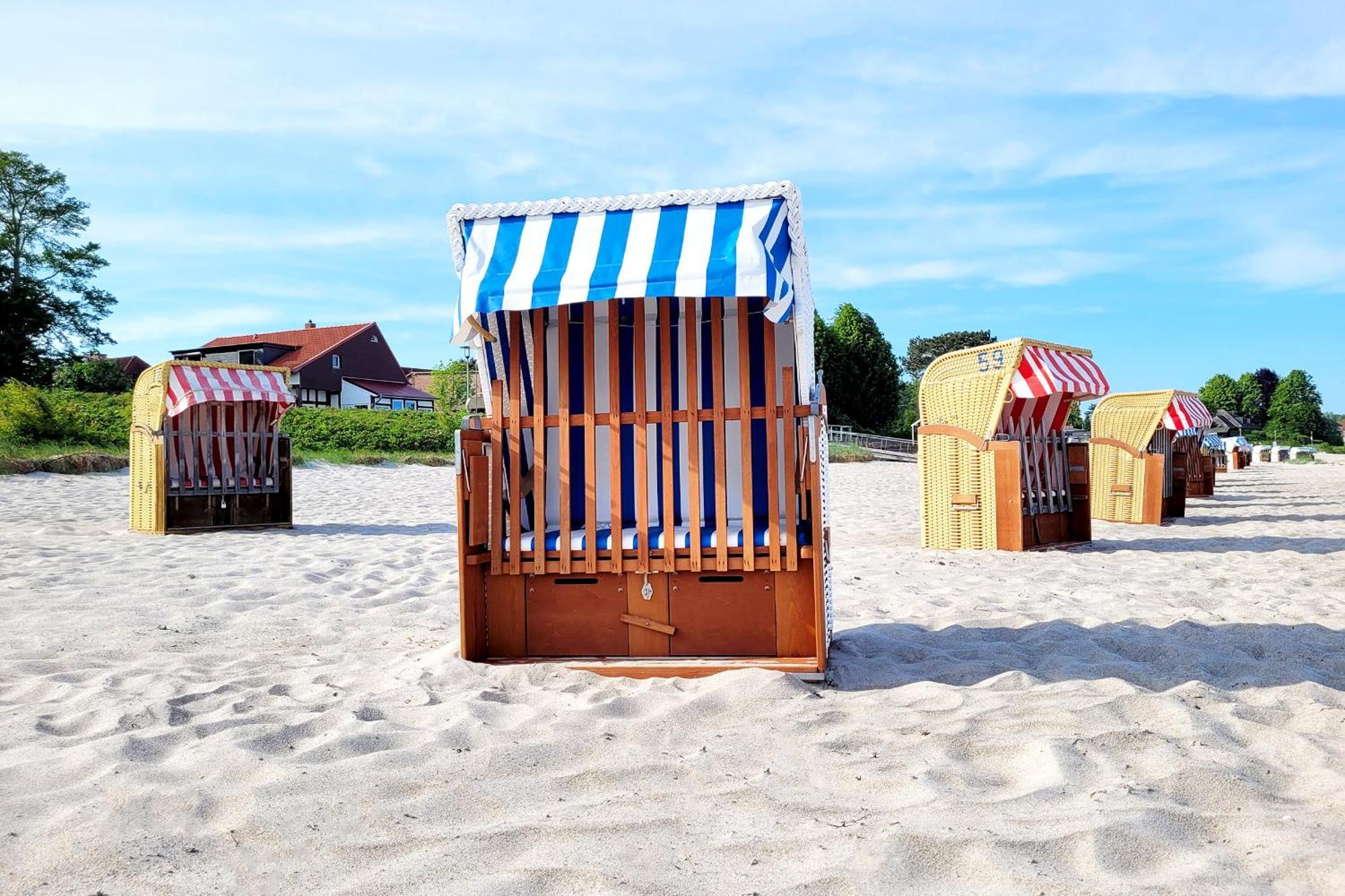 Nur 7 Gehminuten Zum Strand, Sehr Hochwertige Ferienwohnung Mit Terrasse In Ruhiger Lage, Inklusive Parkplatz Und Fahrradunterstellplatz Laesst Keine Wuensche Offen Scharbeutz Eksteriør bilde
